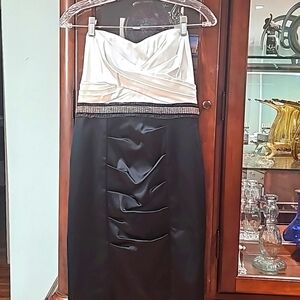 Betsy & Adam Beaded Crystals Empire Waist‎ Sprapless dress blk wht sz 6